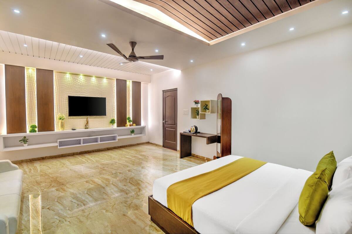 Four Bed Room at Shri Mahakaleshwar Bhakta Niwas